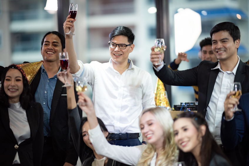 乾杯の挨拶 英語フレーズ